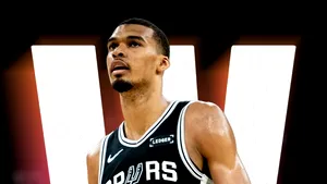 Starul francez Wembanyama conduce San Antonio Spurs la un pas de finala Conferinței de Vest în NBA