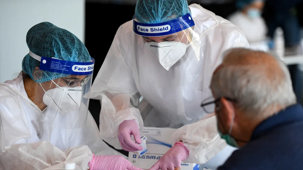 CORONAVIRUS ROMÂNIA. Cea mai neagră săptămână de la începutul pandemiei: peste 2600 de infectaţi! Cifrele îngrijorătoare pentru ţara noastră