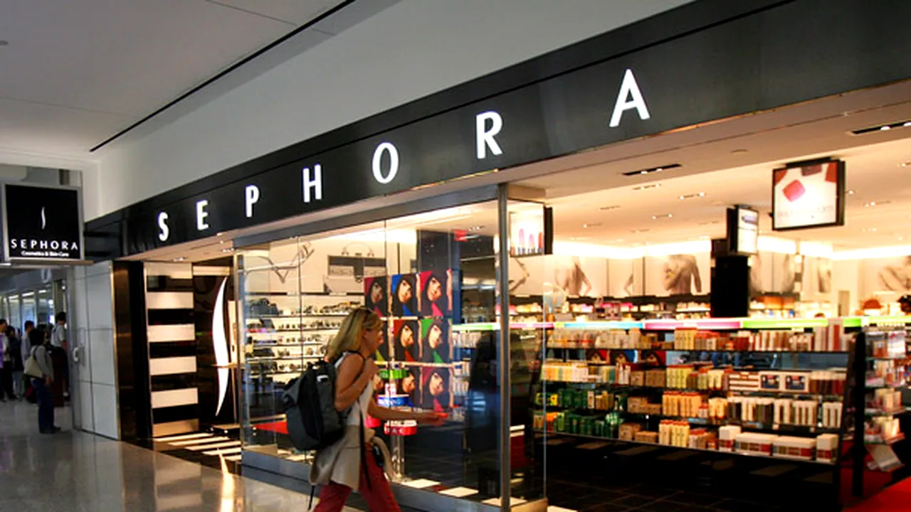 Sephora închide magazinele din SUA, pentru o zi, pentru o problemă de comportament a unei angajate
