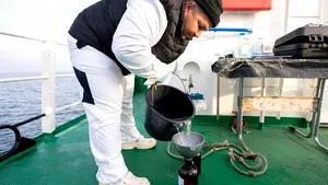 Efectele dezastrului din Marea Neagră. Probe de apă colectate de Apele Române după accidentului din Strâmtoarea Kerci 