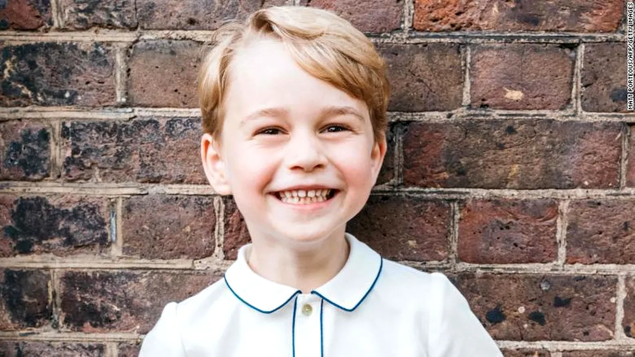 Prinţul George a împlinit 5 ani. Familia regală britanică a publicat un nou portret oficial/ Cum arătau la această vârstă alte figuri emblematice cu sânge albastru | FOTO, VIDEO