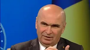 Ilie Bolojan critică birocrația din Guvern: Zeci de angajați nu-și justifică prezența și costurile. „Nu-i plătim cu bani din cer”