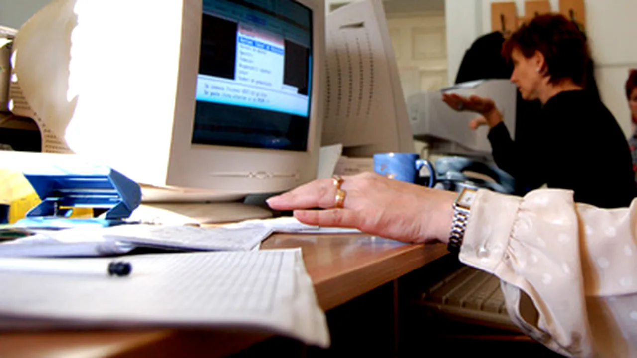 About 400,000 Public Sector Employees Received Illegal Wage Bonuses Totaling EUR2M