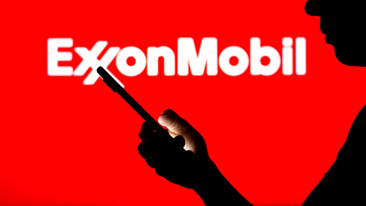 Exxon vrea să cumpere o companie rivală din SUA. Ar putea fi cea mai mare tranzacţie din 2023