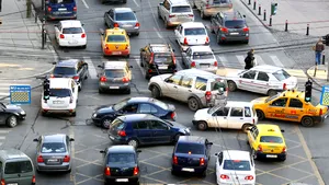 Capitala blocată: Autobuzele, troleibuzele şi tramvaiele nu circulă în Bucureşti - GALERIE FOTO