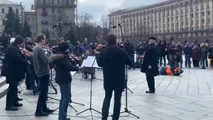 Membrii orchestrei din Kiev au improvizat în aer liber un concert pentru pace