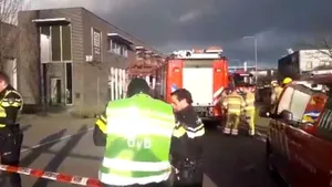 Explozii în Amsterdam. Poliţia suspectează că au fost puse colete capcană. Imagini de la faţa locului