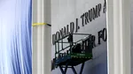 Trump contestă în instanță ordinul de eliminare a numelui de pe clădirea Kennedy Center