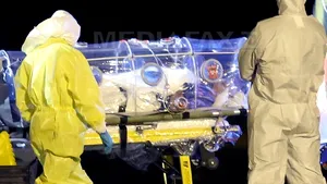 Medicul italian contaminat cu Ebola se află sub asistenţă respiratorie