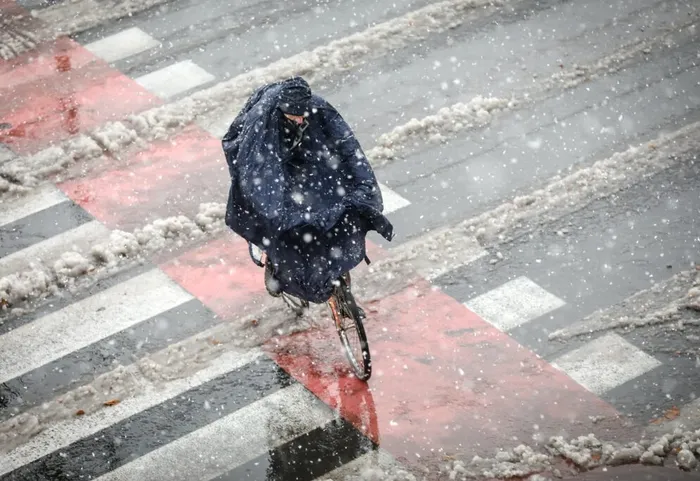 METEO Avertizare ANM: Ploi, lapoviță și ninsoare în aproape toată țara. Județele aflate sub Cod galben de ploi însemnate | HARTĂ