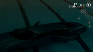 Accident spectaculos: Un Jaguar a ajuns într-o piscină