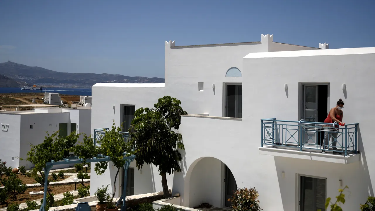 Grecia rămâne una dintre destinaţiile favorite ale românilor, chiar dacă intră pe lista roşie