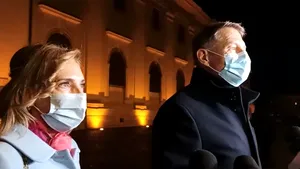 Preşedintele Klaus Iohannis participă la Slujba de Înviere la o biserică din centrul Sibiului