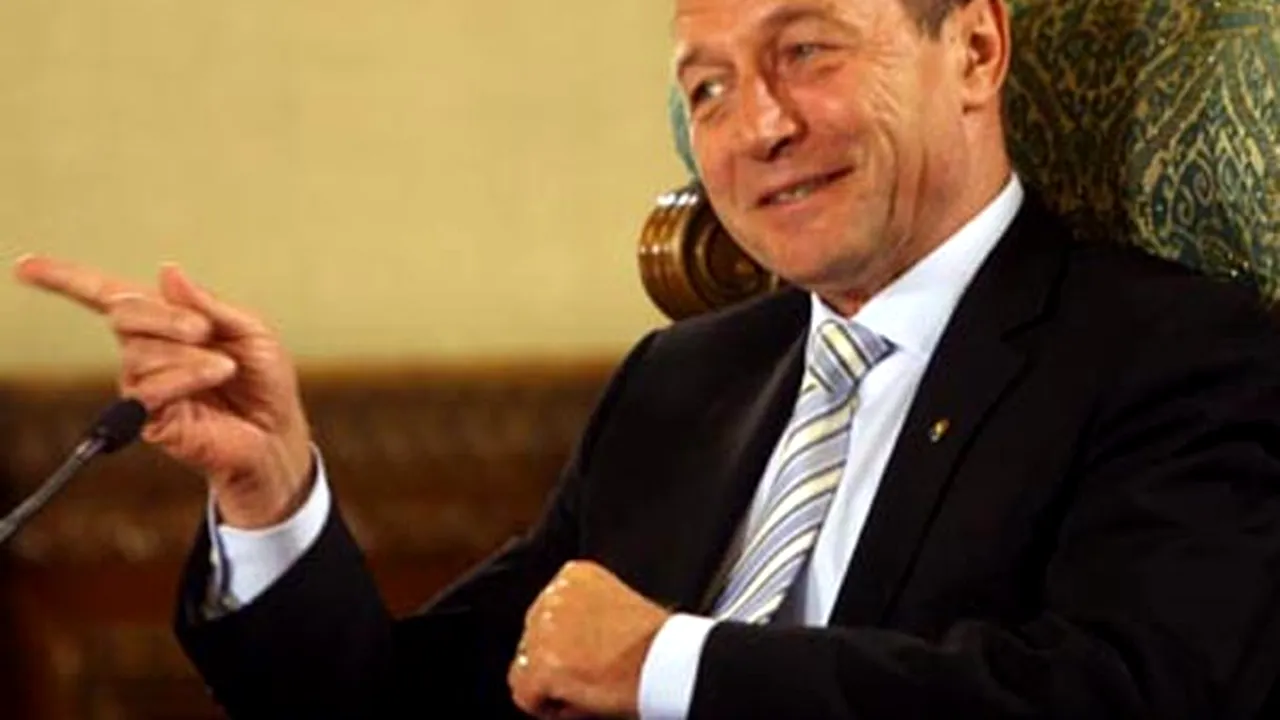 Băsescu a lăsat parlamentarilor exemplare ale documentelor încheiate cu instituţiile financiare
