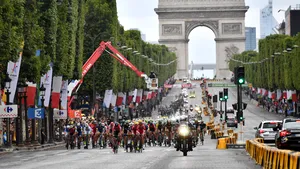 Turul Franţei face o schimbare istorică şi mută ultima etapă de la Paris. Principalul potenţial înlocuitor