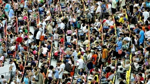 Liderii USL vor merge la meciul România-Franţa de mâine. Ponta: Mi-aş dori ca Eric Abidal să-i mulţumească Doamnei Udrea în faţa a 50.000 de spectatori