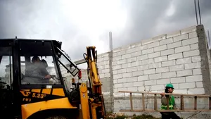 Construcţiile ilegale nu mai primesc documentaţii de urbanism şi vor fi demolate