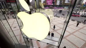 Apple închide toate magazinele din China continentală din cauza coronavirusului