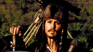Johnny Depp l-a dus pe Jack Sparrow într-o şcoală din Londra - VIDEO