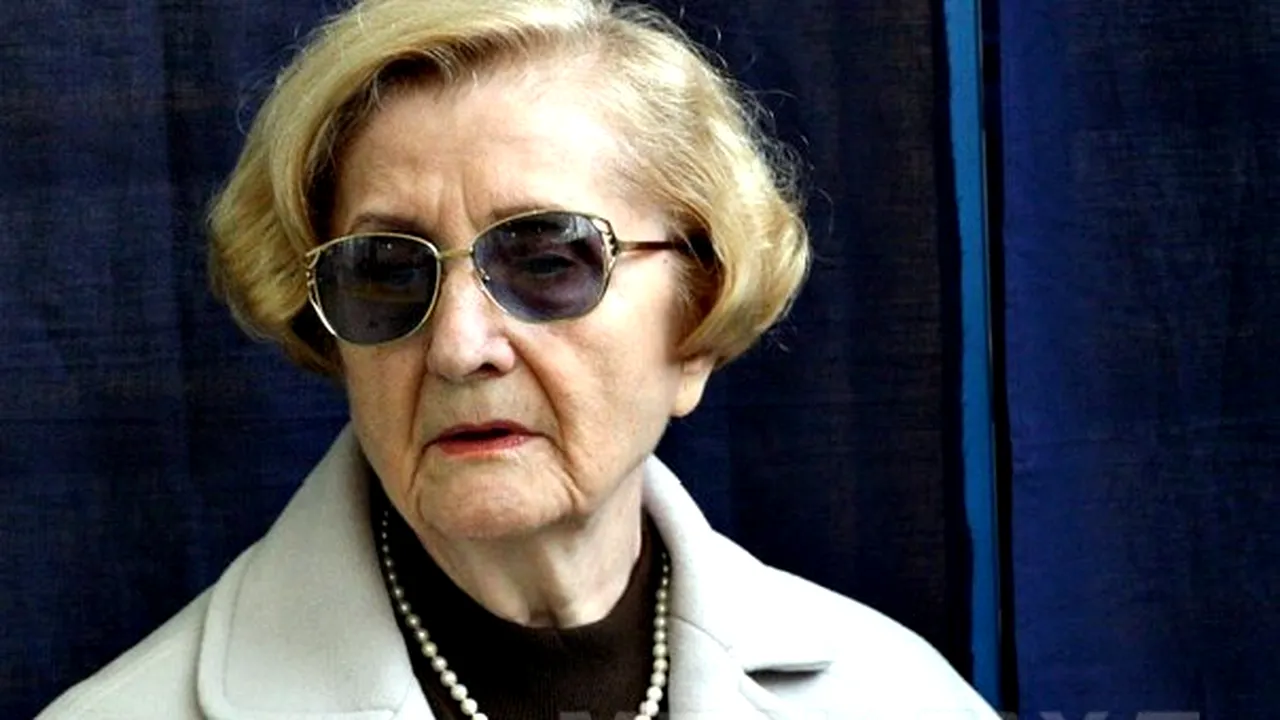 Soţia fostului preşedinte Ion Iliescu, Nina Iliescu, a fost externată