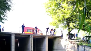 Un bărbat a murit după ce a sărit în lacul Colentina. Scafandrii l-au găsit la 20 de metri de baraj