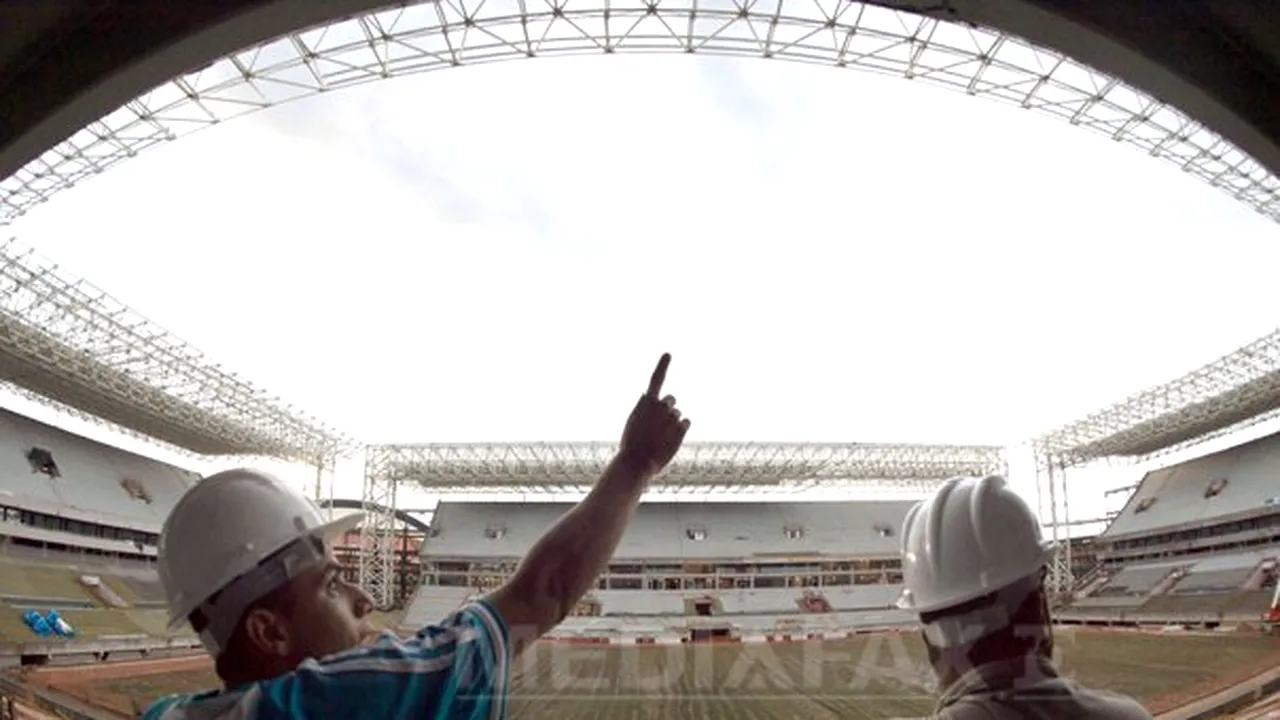 Unul dintre stadioanele construite pentru CM-2014, închis pentru reparaţii