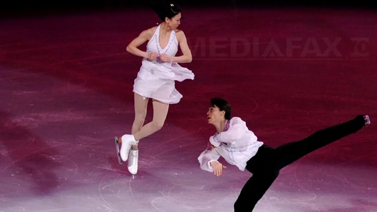 Patinatorul Jian Tong şi-a cerut partenera Qing Pang, în căsătorie, pe gheaţă - VIDEO