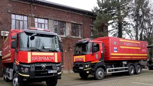 Un transport cu numeroase ajutoare umanitare a plecat de la Bucureşti spre Siret