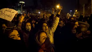 Prima reacţie a ambasadorului Marii Britanii după ce a fost reţinut în Iran în timpul protestelor 