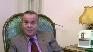 Ambasador, într-o reclamă la un aparat medical. MAE: E inacceptabilă folosirea numelui instituţiei. Ce spun reprezentanţii clinicii - VIDEO