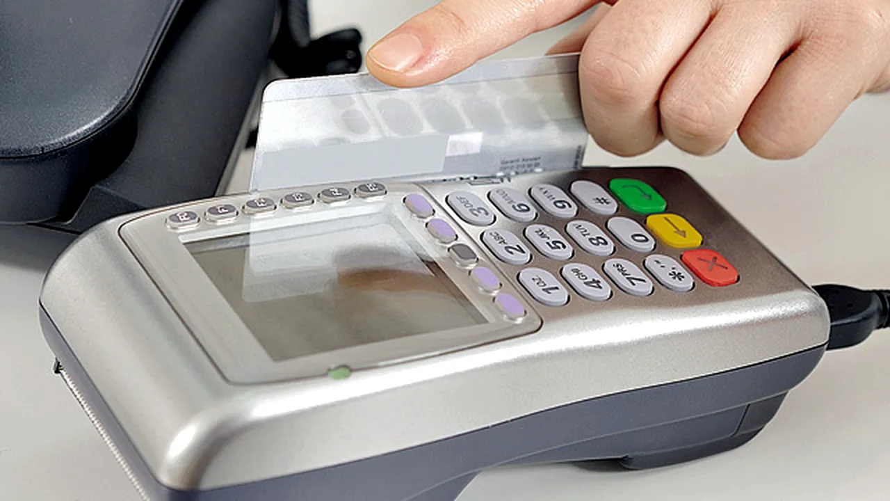 BT Pay | Prima bancă locală care introduce plata cu mobilul. Clienţii vor putea plăti la POS cu telefonul mobil din ianuarie 2018
