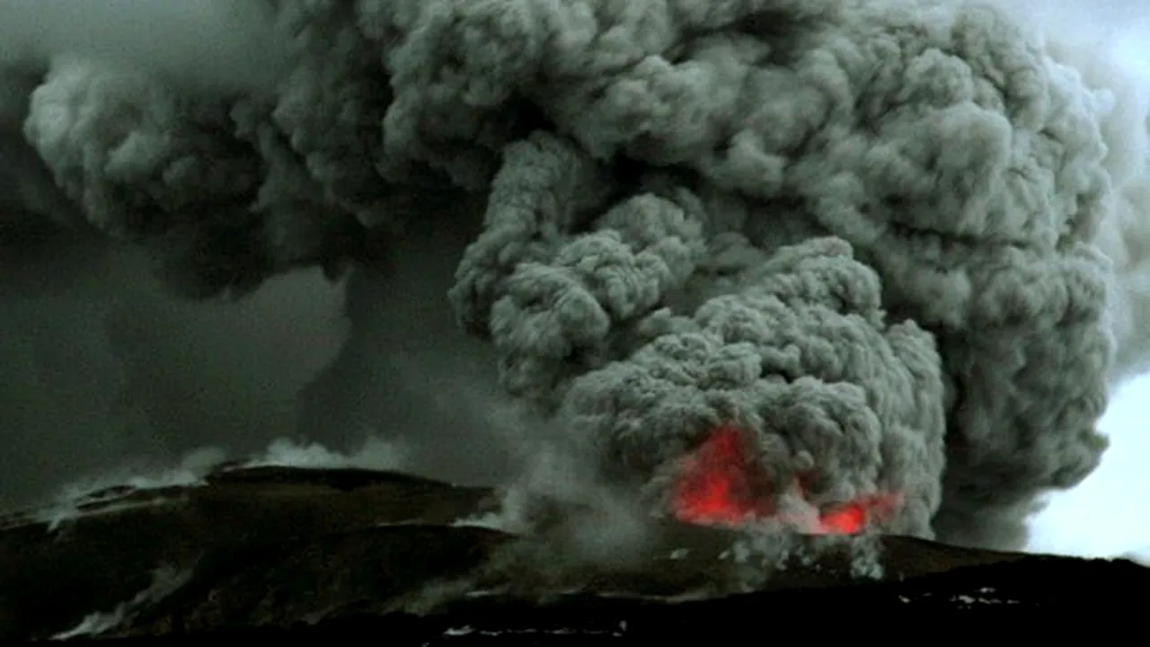 Alertă maximă şi evacuări în sudul Chile, în aşteptarea unei erupţii vulcanice