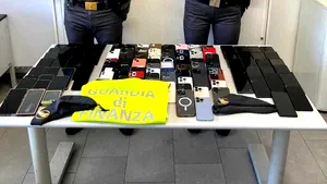 Un român a furat 121 de telefoane la un festival din Zurich