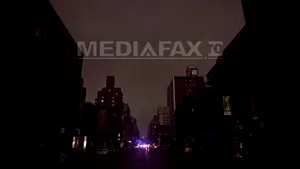 New York-ul a rămas în beznă. Aproximativ 250.000 de locuinţe fără electricitate în Manhattan