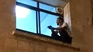 Gestul impresionant făcut de un tânăr care n-a vrut să-şi lase mama bolnavă de Covid să moară singură în spital