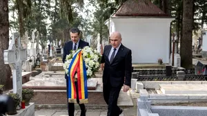 108 ani de la Unirea Basarabiei cu România. Bolojan a depus coroane de flori la Mănăstirea Cernica