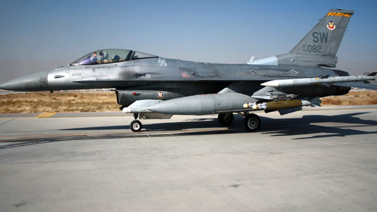 Scutaru: Decizia CSAT de de a cumpăra avioane F16 trebuia să vină mai devreme