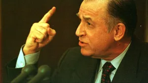 Momentul de reculgere pentru Ion Iliescu, boicotat pe mai multe stadioane: „Imnul Golanilor”, cântat de galeria Poli în timp ce alții au huiduit și au scandat