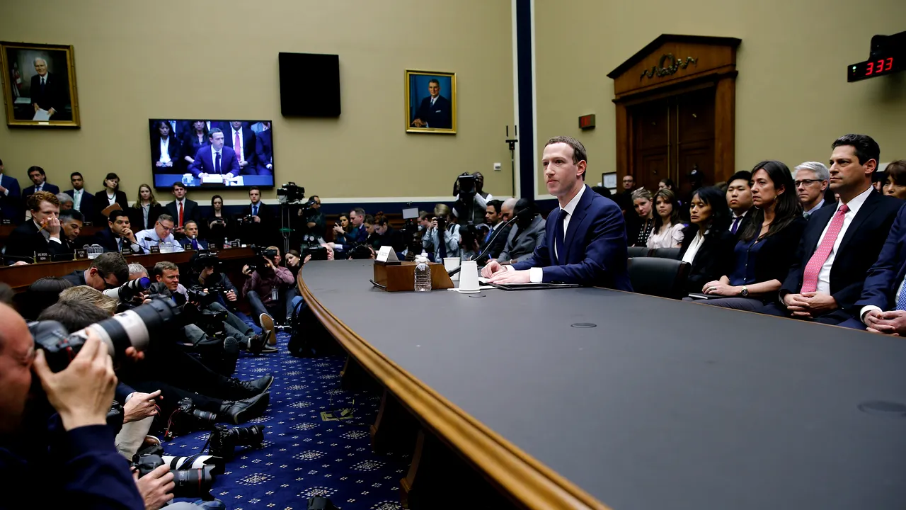 Financial Times: Conceptul sferei private trebuie adaptat erei digitale/ Dorinţa lui Zuckerberg de protejare a datelor private ar putea fi din nou subiect de sarcasm după recentele dezvăluiri 