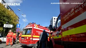 Ambulanţierii refuzaţi de ambulanţă. Au fost ţinuţi la porţi de colegii speriaţi