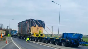 Centrul INFOTRAFIC: 11 transporturi agabaritice se vor deplasa, de duminică după-amiază, pe mai multe trasee din țară