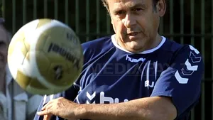 EURO  2012: Minut de reculegere înainte de meciul Franţa - Suedia. Pentru cine a cerut Platini momentul solemn