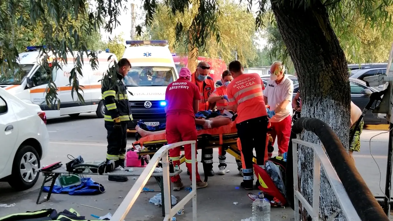 FOTO Accident naval grav la Tulcea. Mai multe persoane au fost rănite după o ciocnire între ambarcaţiuni