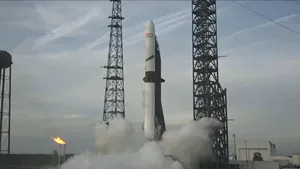 Blue Origin înregistrează prima aterizare a unui motor de rachetă New Glenn refolosit, intensificând rivalitatea cu SpaceX