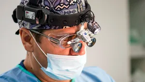 Premieră medicală în România: nasul unui pacient a fost reconstruit în antebraţul acestuia şi apoi transplantat