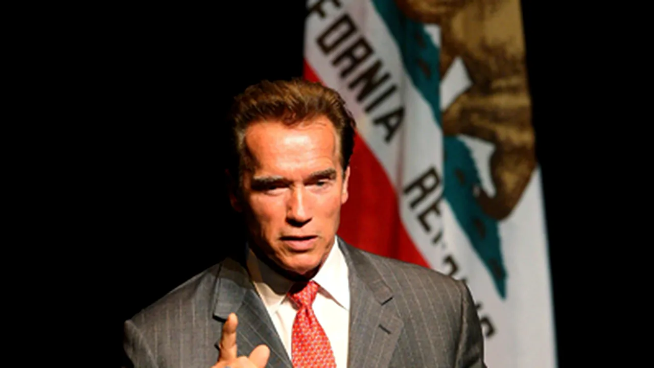 Schwarzenegger vrea reducerea cu 10% a salariilor angajaţilor publici din California
