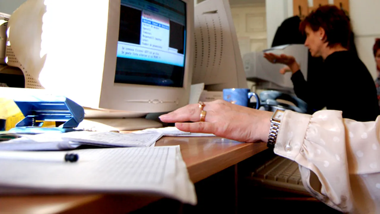 400.000 angajaţi din administraţia locală au încasat drepturi băneşti ilegale - VIDEO