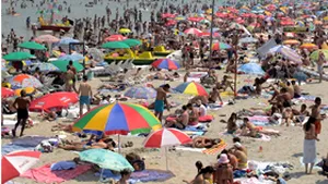 No. Of  Foreign Tourists At Romanian Seaside Dn 20% YY To 100,000