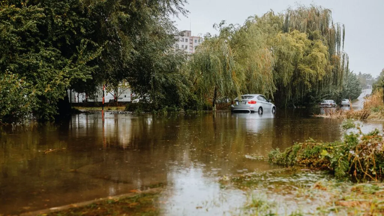 Școală distrusă de o tornadă marină în Sicilia: patru elevi, la spital
