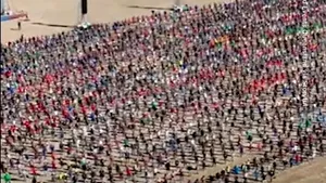 Mii de oameni, în cel mai mare grup de dans „Nutbush”, inspirat de Tina Turner VIDEO